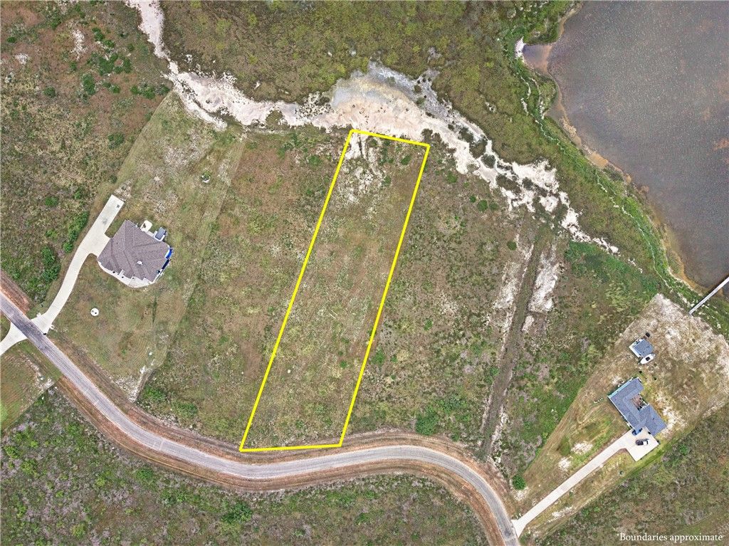 113 Sunrise Dr, Rockport, TX 78382 — photo 5