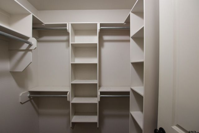 203 Mission Crest, Lindale, TX 75771