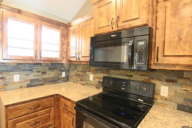 203 Mission Crest, Lindale, TX 75771