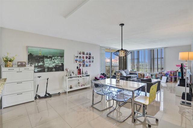 20335 W Country Club Dr 809, Aventura, FL 33180