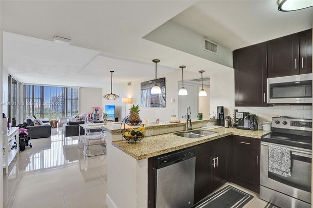 20335 W Country Club Dr 809, Aventura, FL 33180