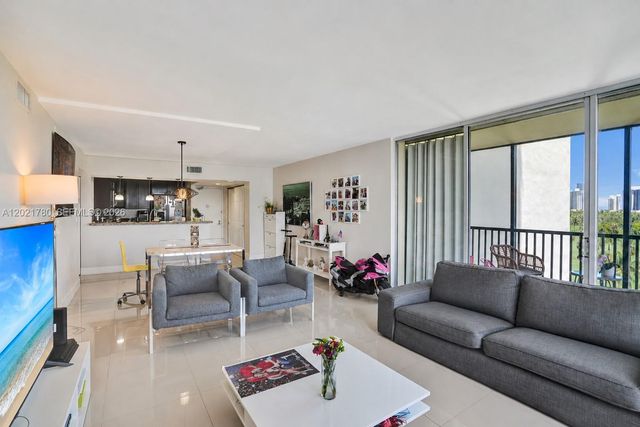 20335 W Country Club Dr 809, Aventura, FL 33180