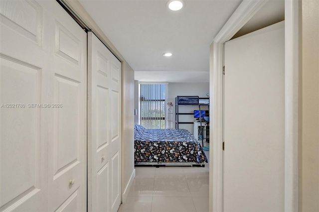 20335 W Country Club Dr 809, Aventura, FL 33180