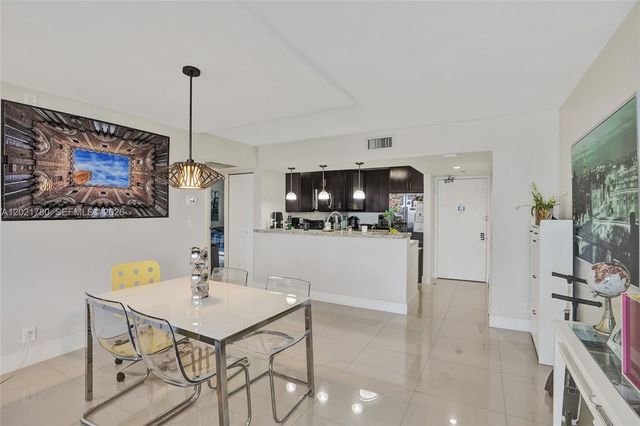 20335 W Country Club Dr 809, Aventura, FL 33180