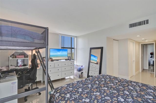 20335 W Country Club Dr 809, Aventura, FL 33180