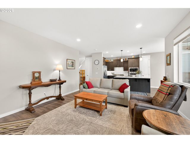 262 W 17TH St, Lafayette, OR 97127
