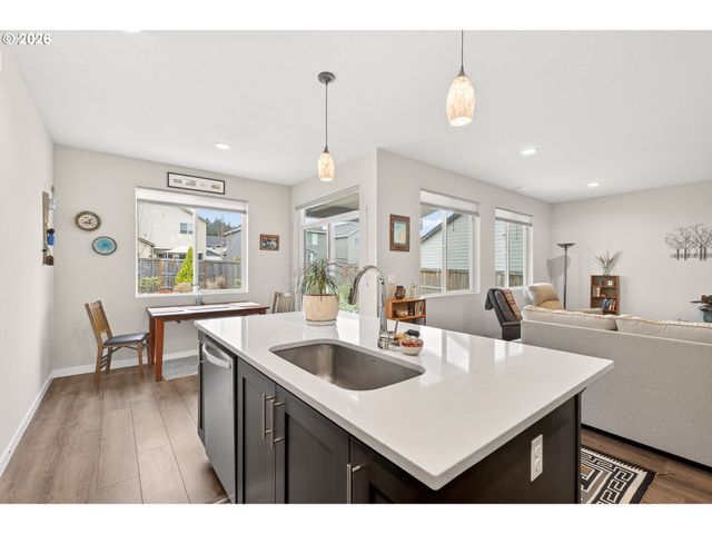 262 W 17TH St, Lafayette, OR 97127
