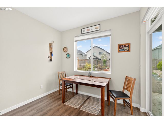 262 W 17TH St, Lafayette, OR 97127