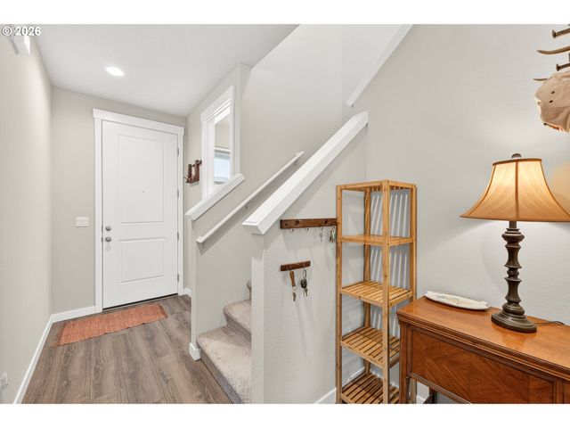 262 W 17TH St, Lafayette, OR 97127