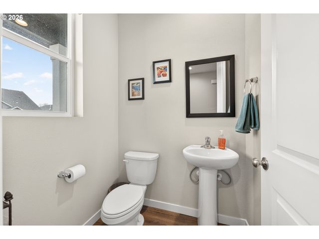 262 W 17TH St, Lafayette, OR 97127