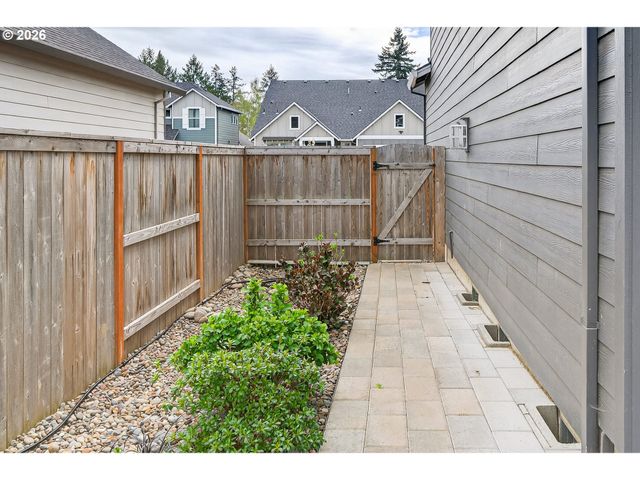 262 W 17TH St, Lafayette, OR 97127