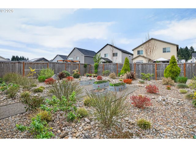 262 W 17TH St, Lafayette, OR 97127