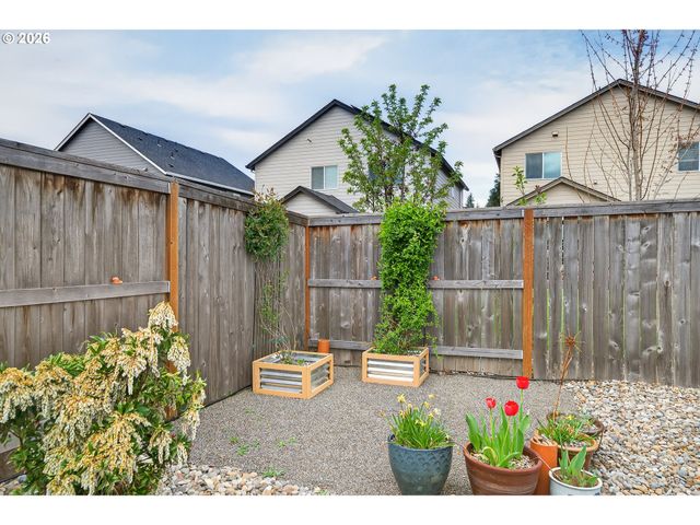 262 W 17TH St, Lafayette, OR 97127