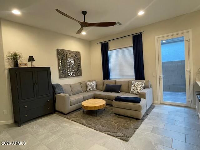 9625 W MONTEREY Way B, Phoenix, AZ 85037