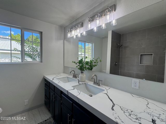 220 E Kolver Street, Nogales, AZ 85621