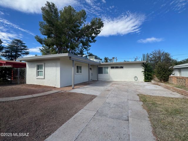 220 E Kolver Street, Nogales, AZ 85621