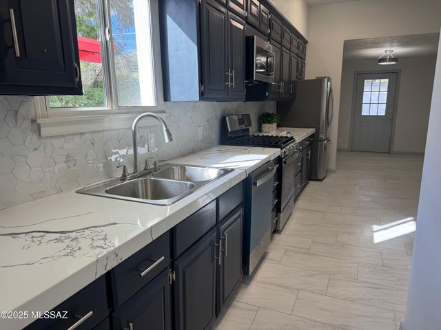 220 E Kolver Street, Nogales, AZ 85621