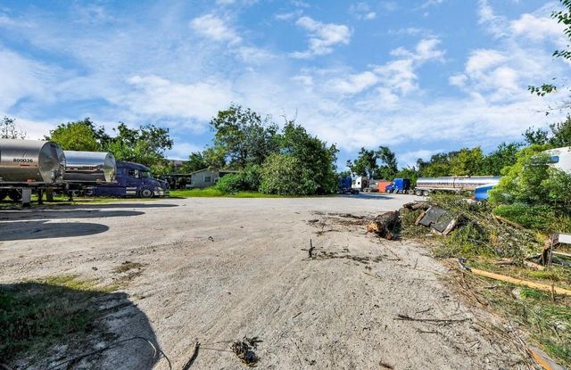 425 Genoa Red Bluff Road, Houston, TX 77034