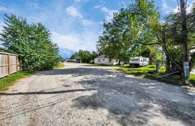 425 Genoa Red Bluff Road, Houston, TX 77034