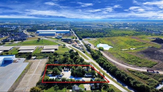 425 Genoa Red Bluff Road, Houston, TX 77034