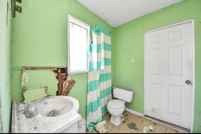 425 Genoa Red Bluff Road, Houston, TX 77034