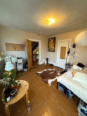 10 Eldora St, Boston, MA 02120