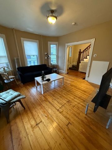 10 Eldora St, Boston, MA 02120