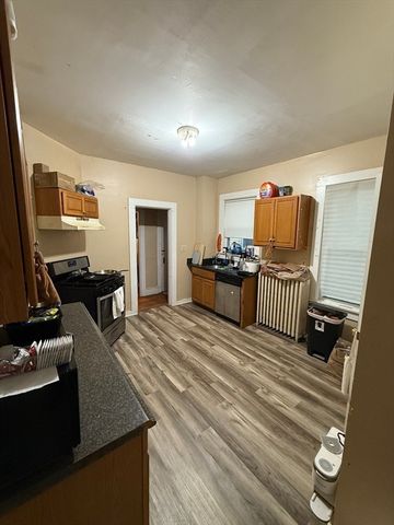 10 Eldora St, Boston, MA 02120