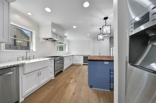 1034 Thornton Road, Houston, TX 77018