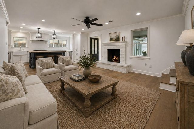 1034 Thornton Road, Houston, TX 77018