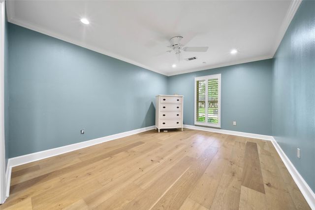 1034 Thornton Road, Houston, TX 77018