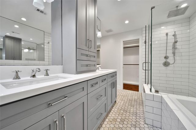 1034 Thornton Road, Houston, TX 77018