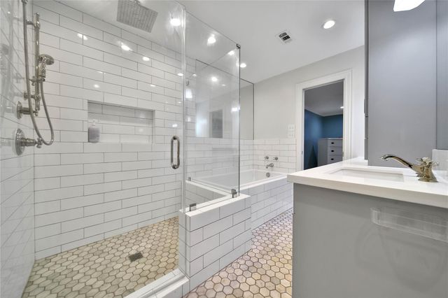 1034 Thornton Road, Houston, TX 77018