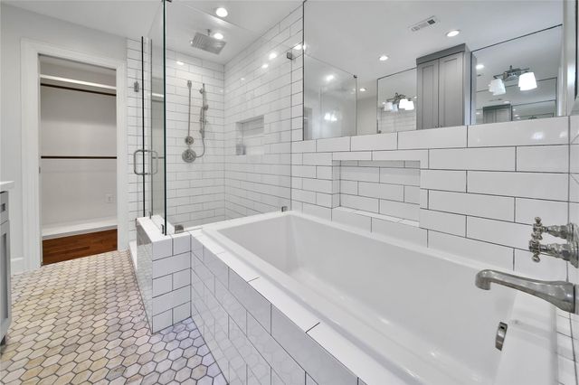 1034 Thornton Road, Houston, TX 77018