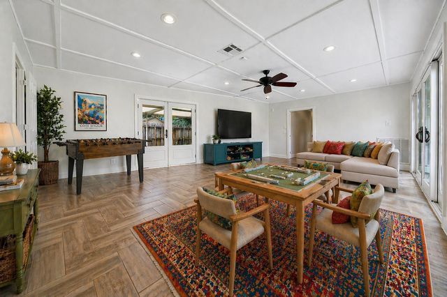 1034 Thornton Road, Houston, TX 77018