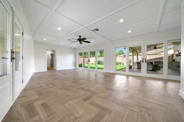 1034 Thornton Road, Houston, TX 77018