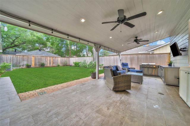 1034 Thornton Road, Houston, TX 77018