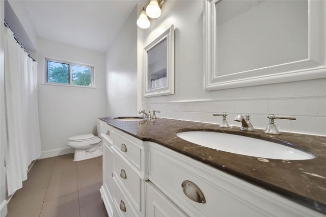 1034 Thornton Road, Houston, TX 77018