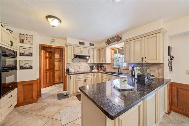11600 W 109TH Street, Overland Park, KS 66210