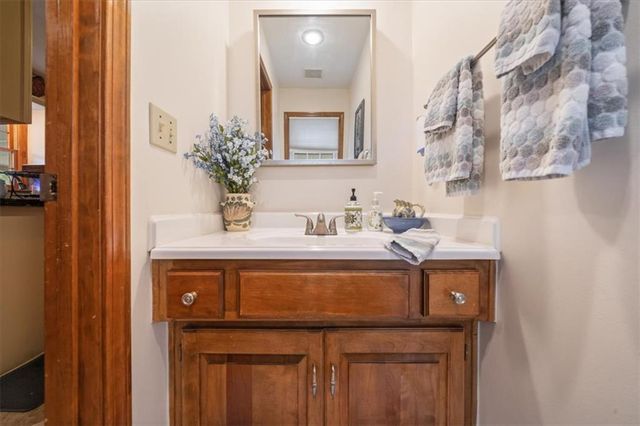 11600 W 109TH Street, Overland Park, KS 66210