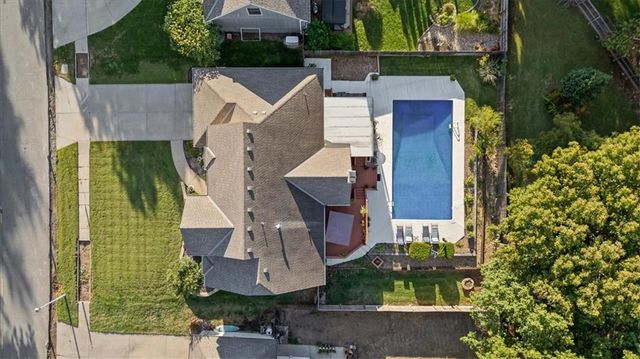 11600 W 109TH Street, Overland Park, KS 66210