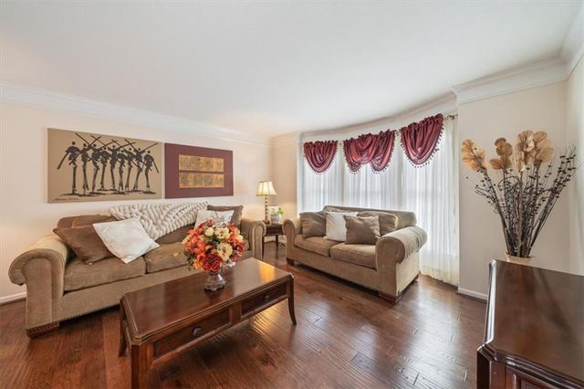 11600 W 109TH Street, Overland Park, KS 66210