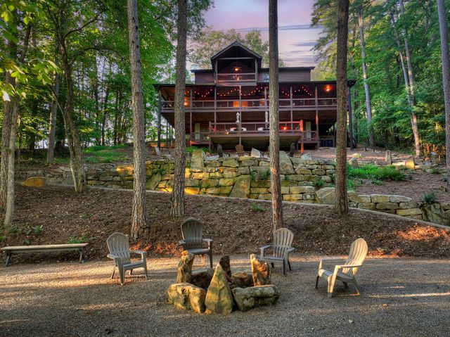 303 Major Ridge Road, Blue Ridge, GA 30513
