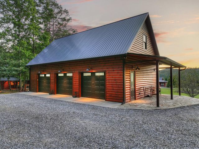 303 Major Ridge Road, Blue Ridge, GA 30513