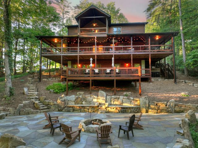 303 Major Ridge Road, Blue Ridge, GA 30513