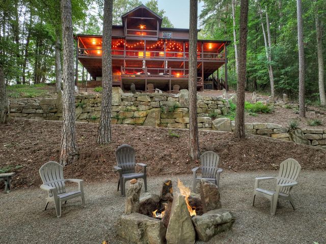 303 Major Ridge Road, Blue Ridge, GA 30513
