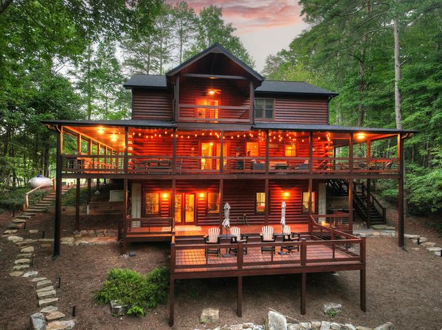 303 Major Ridge Road, Blue Ridge, GA 30513