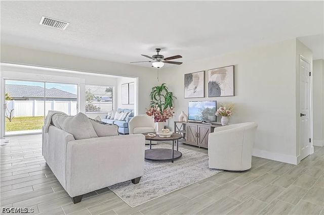 2627 SE 18th PL, Cape Coral, FL 33904