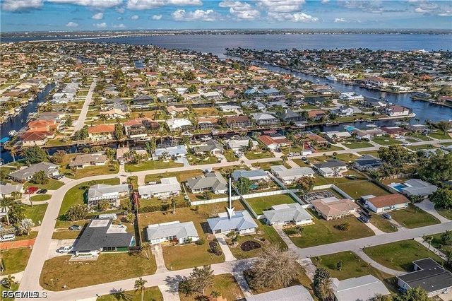 2627 SE 18th PL, Cape Coral, FL 33904