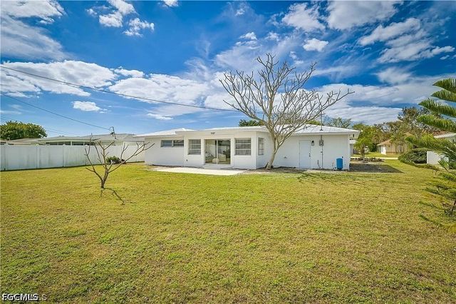 2627 SE 18th PL, Cape Coral, FL 33904